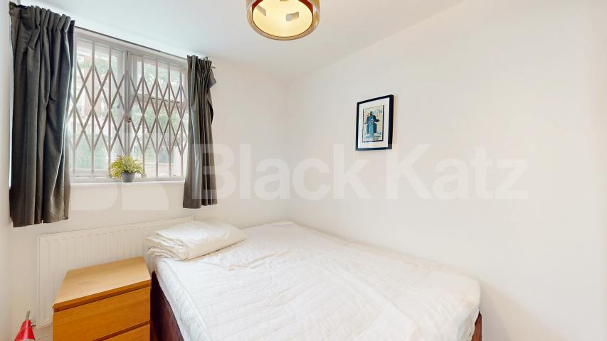 Refurbished Refurbished Two Bedroom Flat in Elegant Period Conversion Rochester Road, Camden